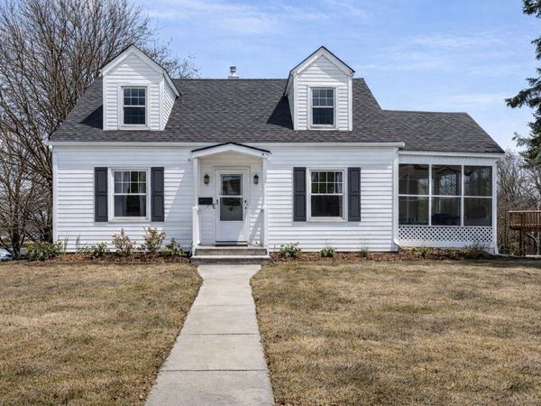 105 Cherokee Drive, Dubuque, IA 52003