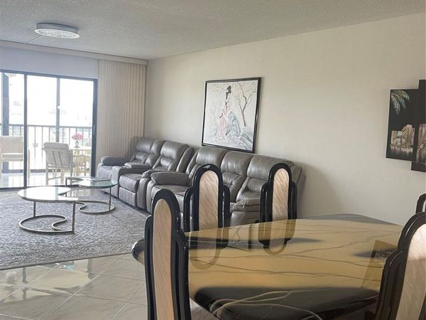 7290 Kinghurst Dr, Unit 801, Delray Beach, FL 33446