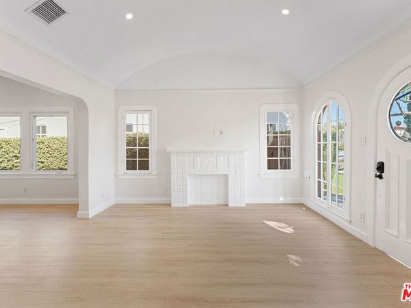 623 N Poinsettia Place, Los Angeles, CA 90036