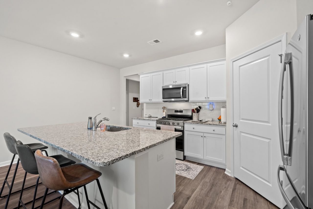 3599 Ashridge Way  Photo 6