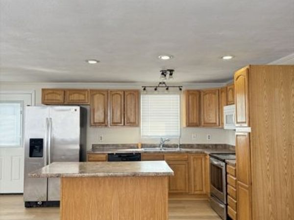 33 N Sullivan Rd, Unit 1, Charlton, MA 01507