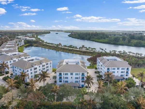 9049 Somerset Bay Lane, Unit 302, Vero Beach, FL 32963