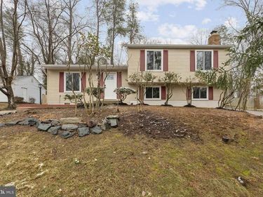 15915 FAIRWAY DRIVE, DUMFRIES, VA 22025