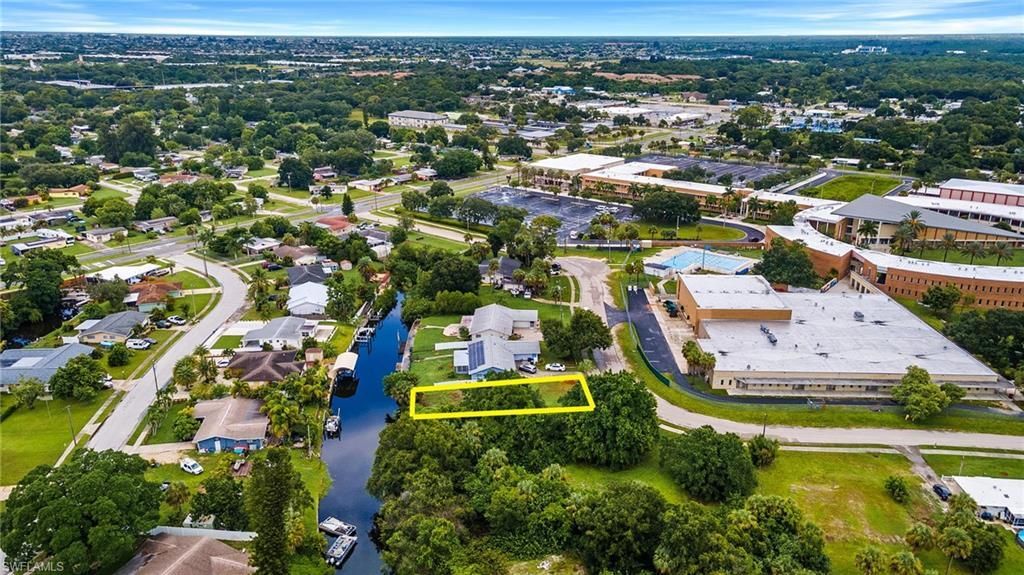 947 Iris Dr , North Fort Myers, FL 33903 Photo