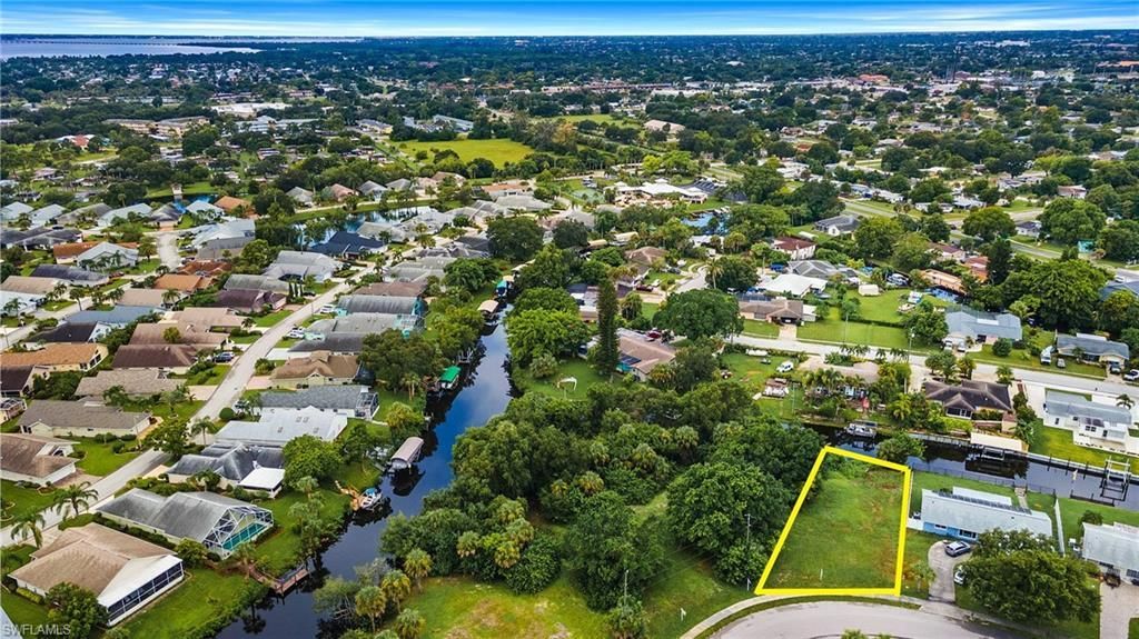 947 Iris Dr , North Fort Myers, FL 33903 Photo