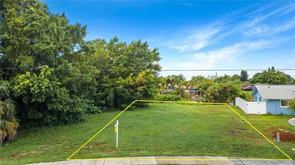 947 Iris Dr , North Fort Myers, FL 33903 Photo