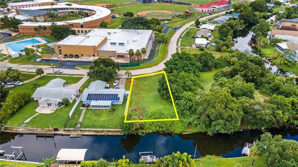 947 Iris Dr , North Fort Myers, FL 33903 Photo