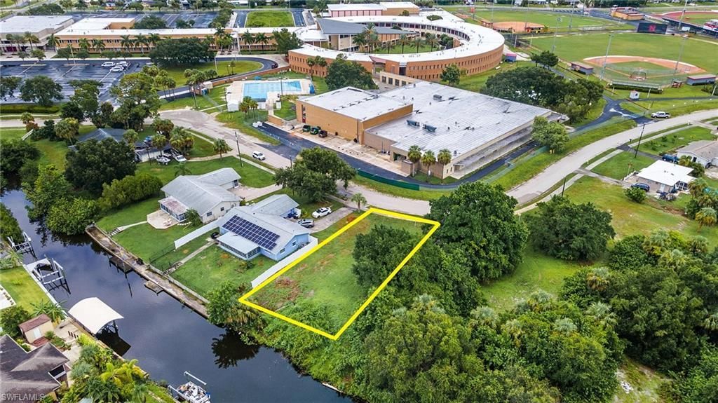 947 Iris Dr , North Fort Myers, FL 33903 Photo