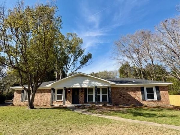 16 Cherry Drive , Saraland, AL 36571