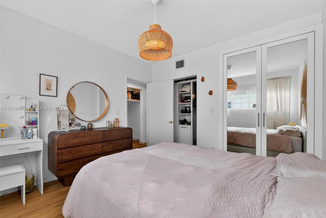 8600 Byron Ave, Unit 8600-9, Miami Beach, FL 33141 Photo