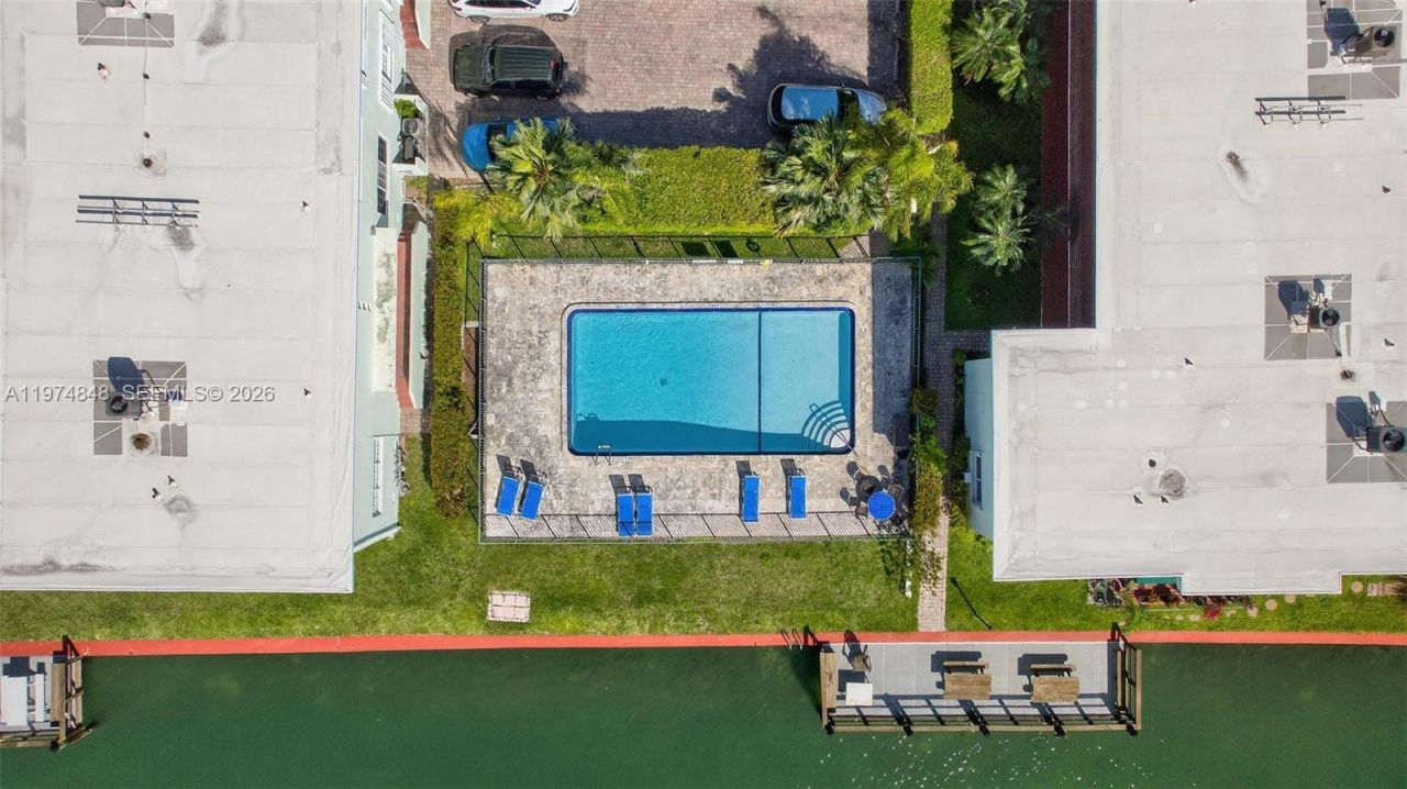 8600 Byron Ave, Unit 8600-9, Miami Beach, FL 33141 Photo