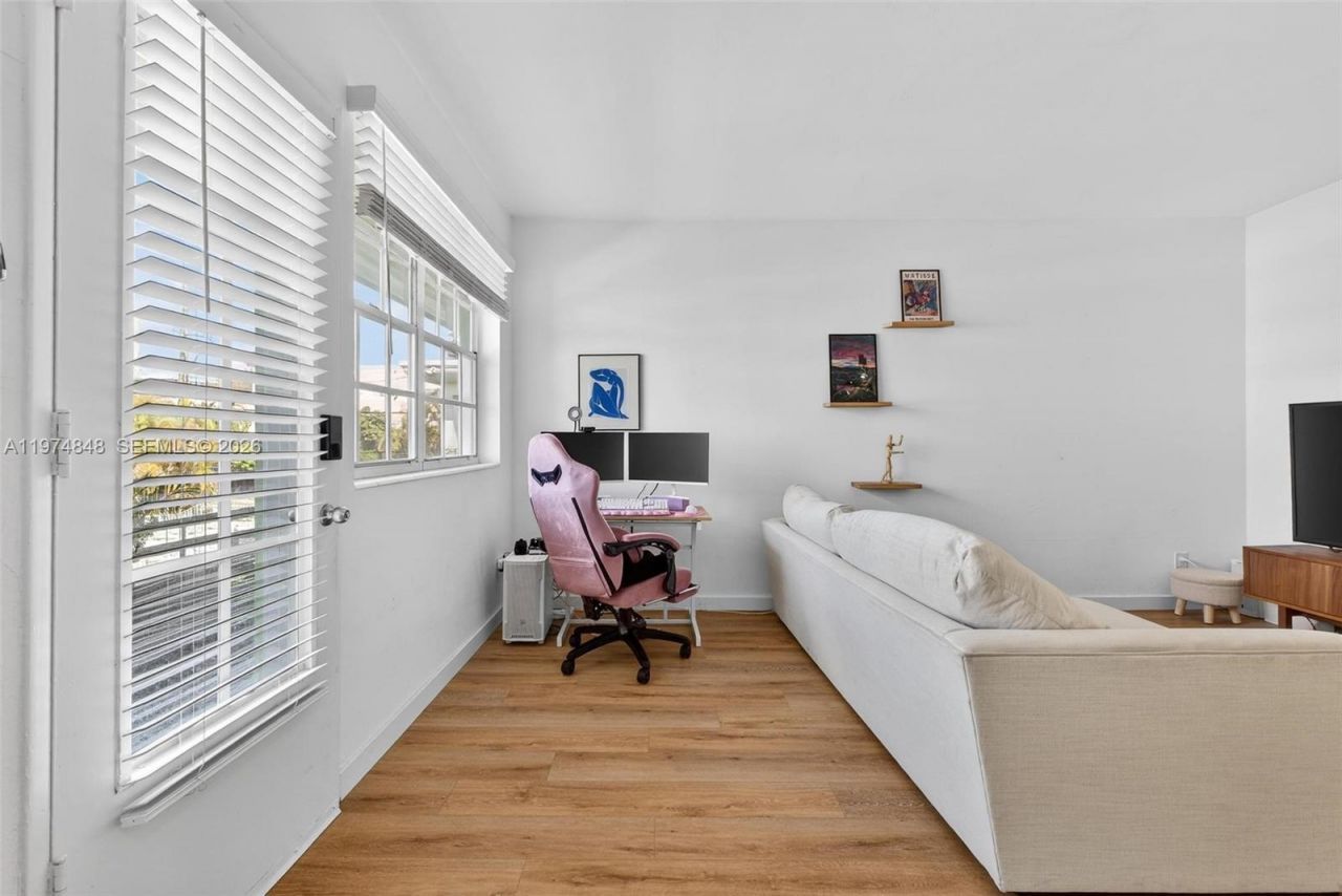 8600 Byron Ave, Unit 8600-9, Miami Beach, FL 33141 Photo