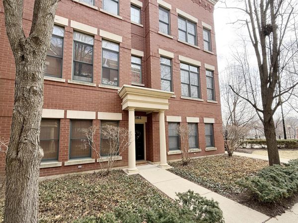 162 Festival Court , Elgin, IL 60120