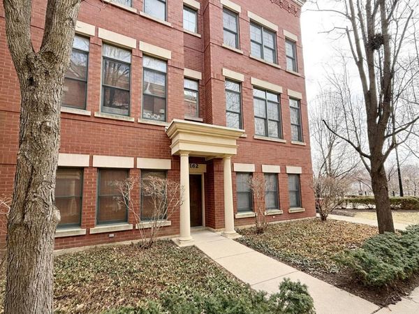 162 Festival Court , Elgin, IL 60120