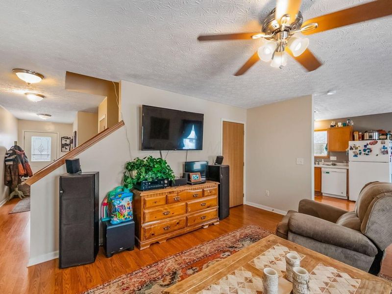 1052 Braxton Boulevard, London, OH 43140 Photo 3