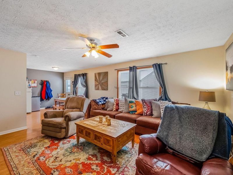 1052 Braxton Boulevard, London, OH 43140 Photo 4