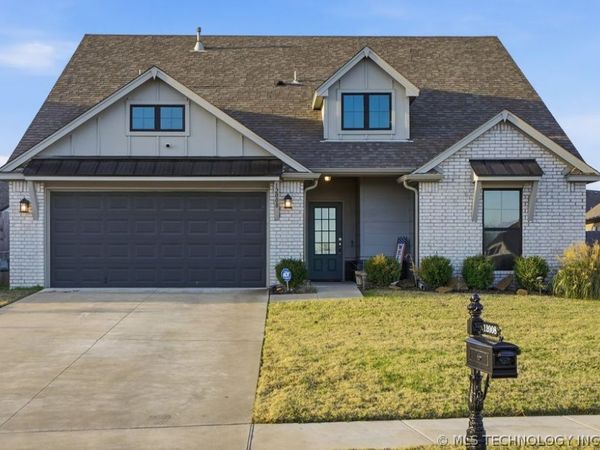 12008 N 131st East Avenue , Collinsville, OK 74021