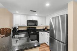 2905 Atrium Villa Drive photo 4