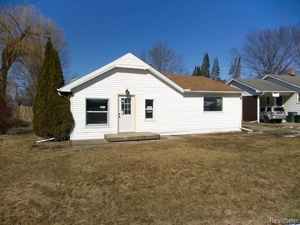 5071 Lippincott Boulevard, Burton, MI 48519