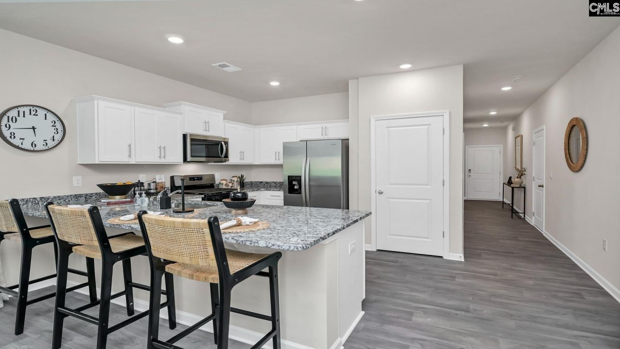 1033 Grand Oaks Drive  Photo 4