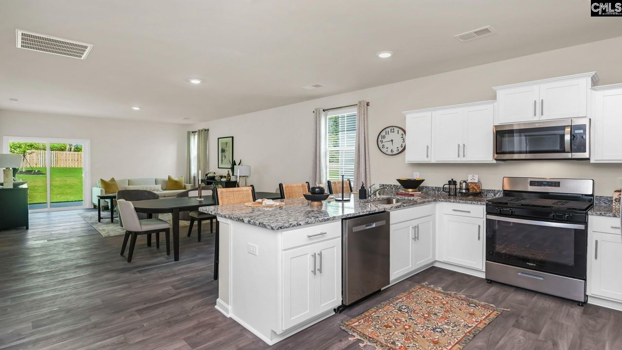 1033 Grand Oaks Drive  Photo 8