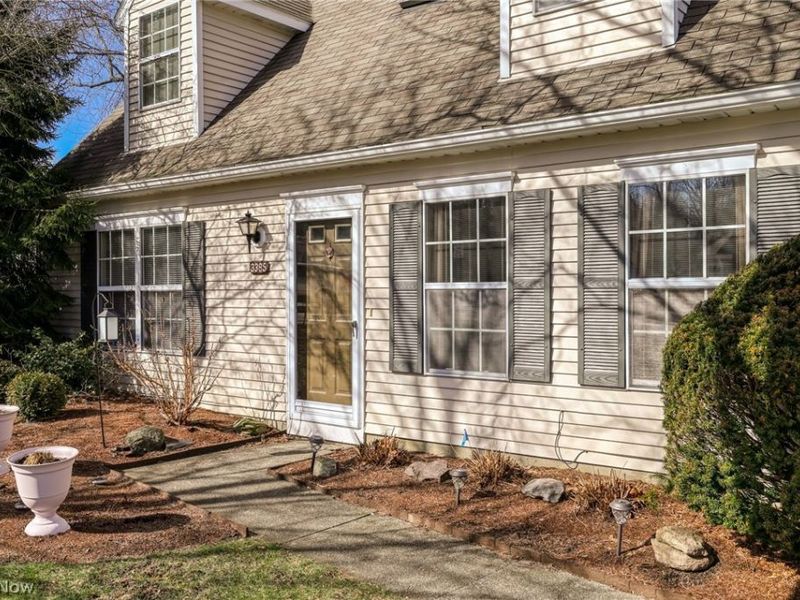 3385 Ash Lane, Cuyahoga Falls, OH 44223 Photo 2