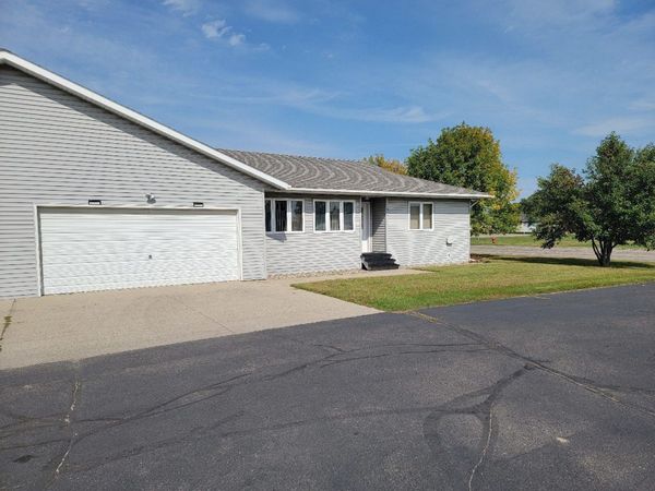 815 6th Avenue NE, Perham, MN 56573
