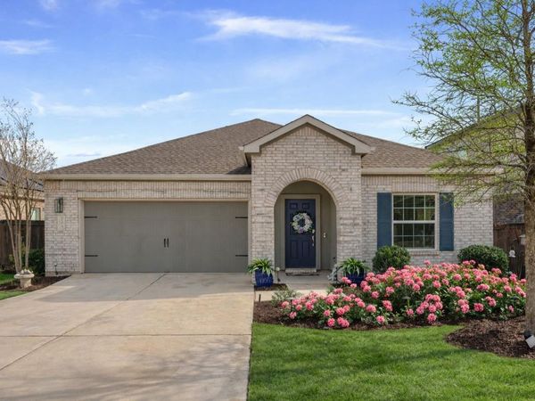 705 Mallow RD , Leander, TX 78641