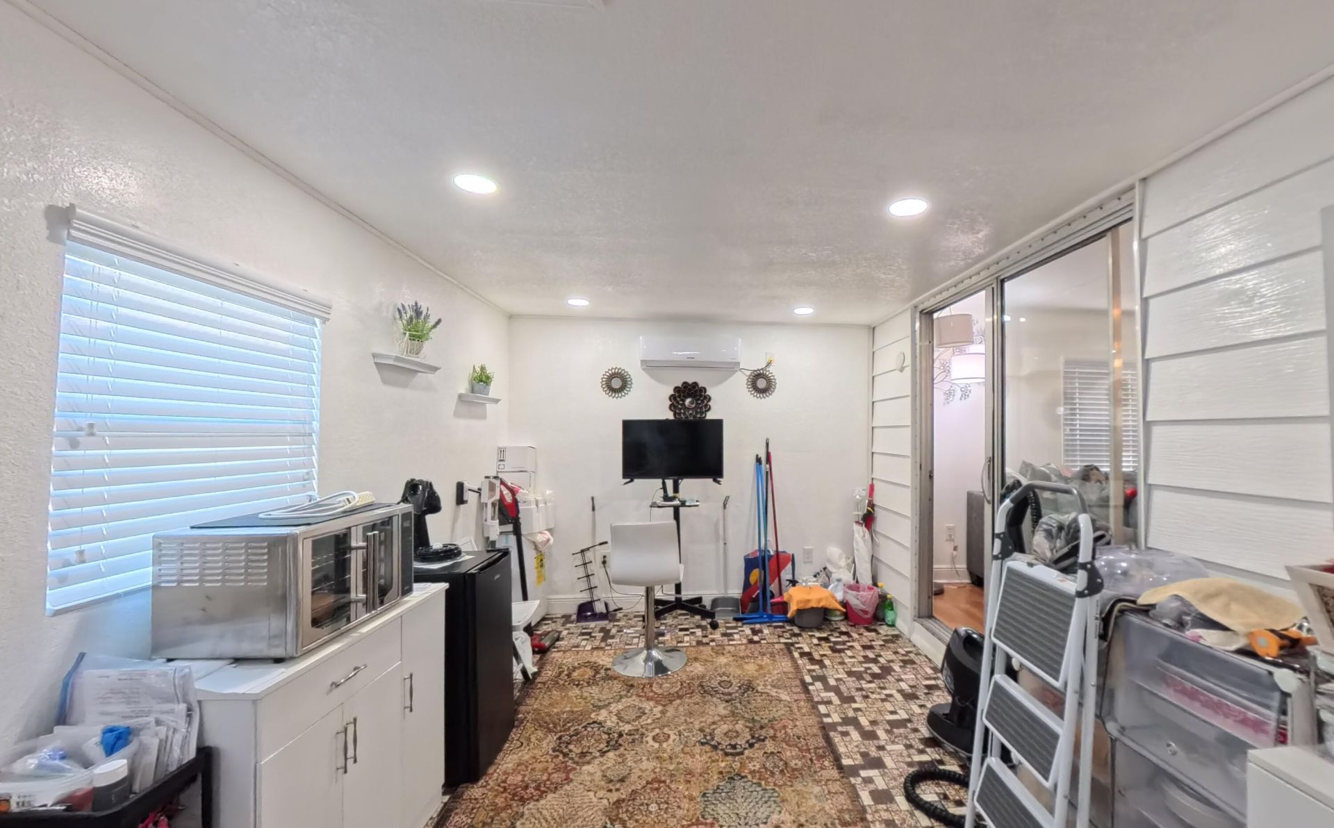 180 Shari Drive, West Palm Beach, FL 33409 Photo