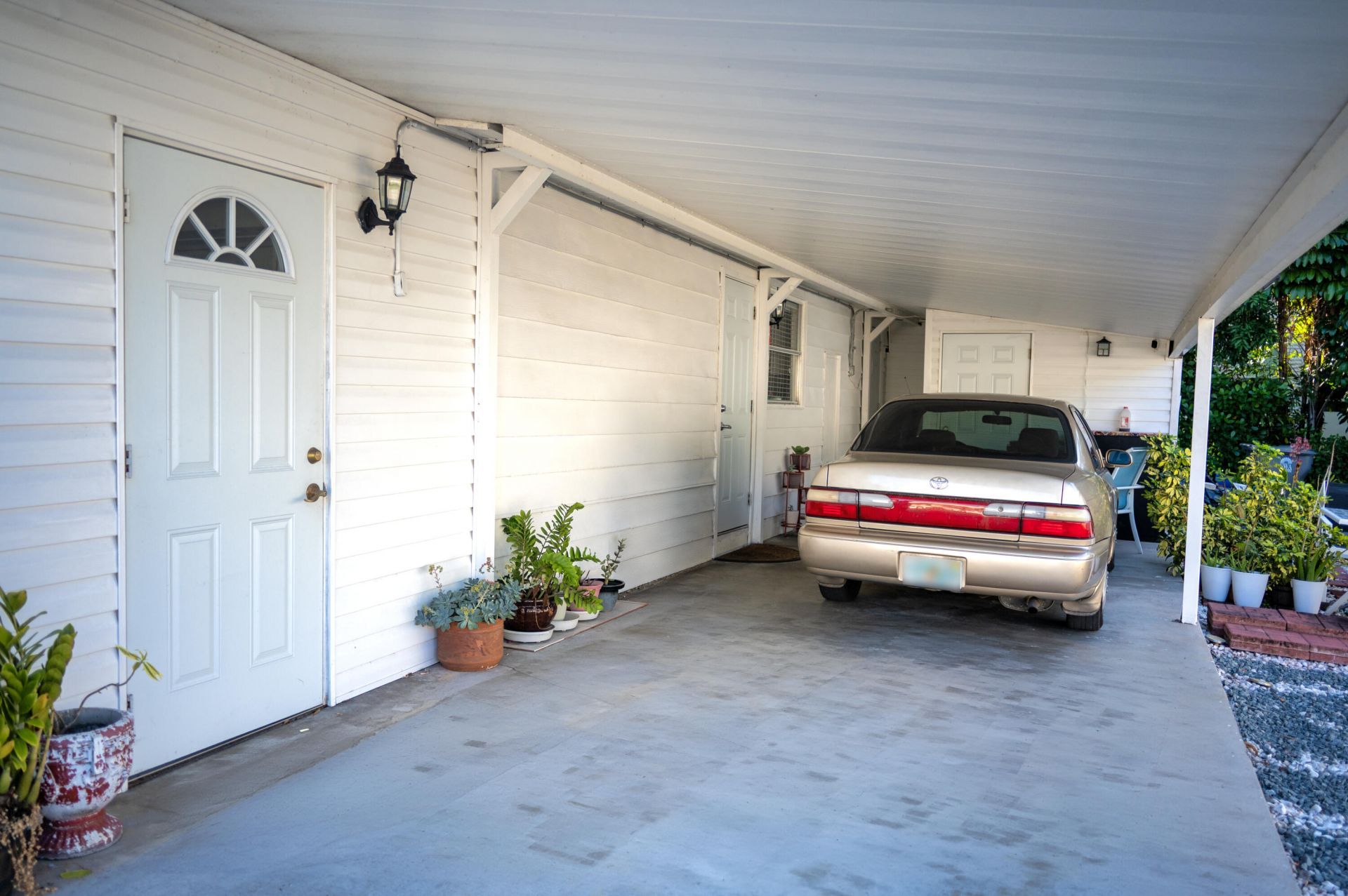 180 Shari Drive, West Palm Beach, FL 33409 Photo