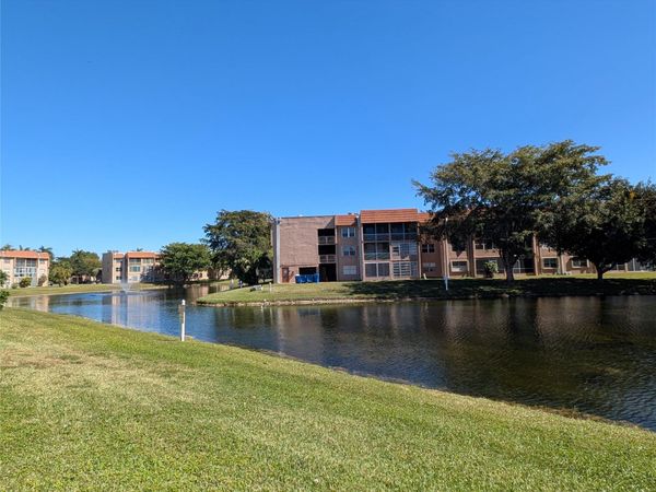 9900 Sunrise Lakes Blvd, Unit 110, Sunrise, FL 33322