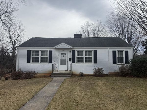 1000 Laurel ST , Bedford, VA 24523