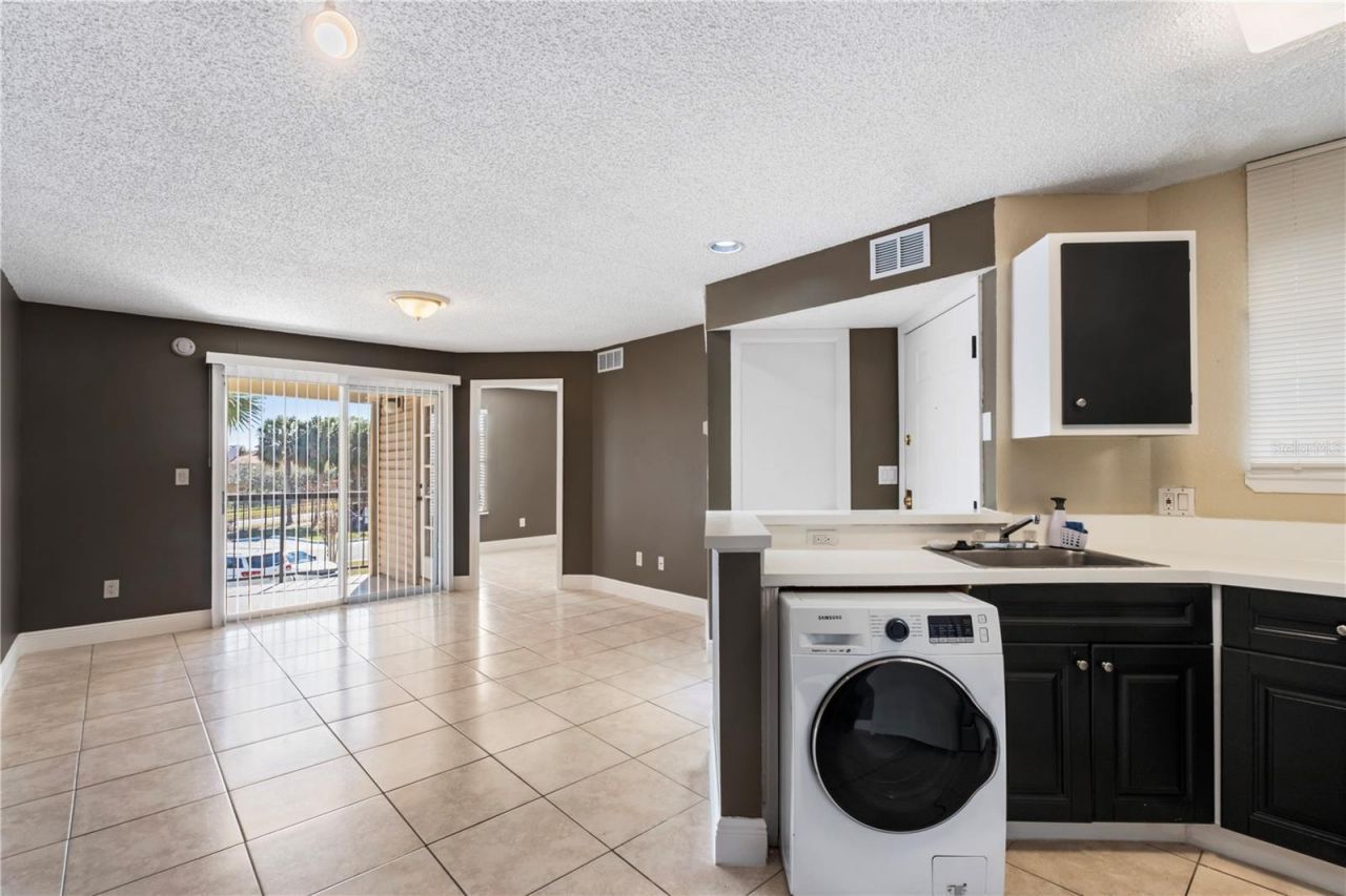 1964 Lake Atriums Circle, Unit 160, Orlando, FL 32839 Photo