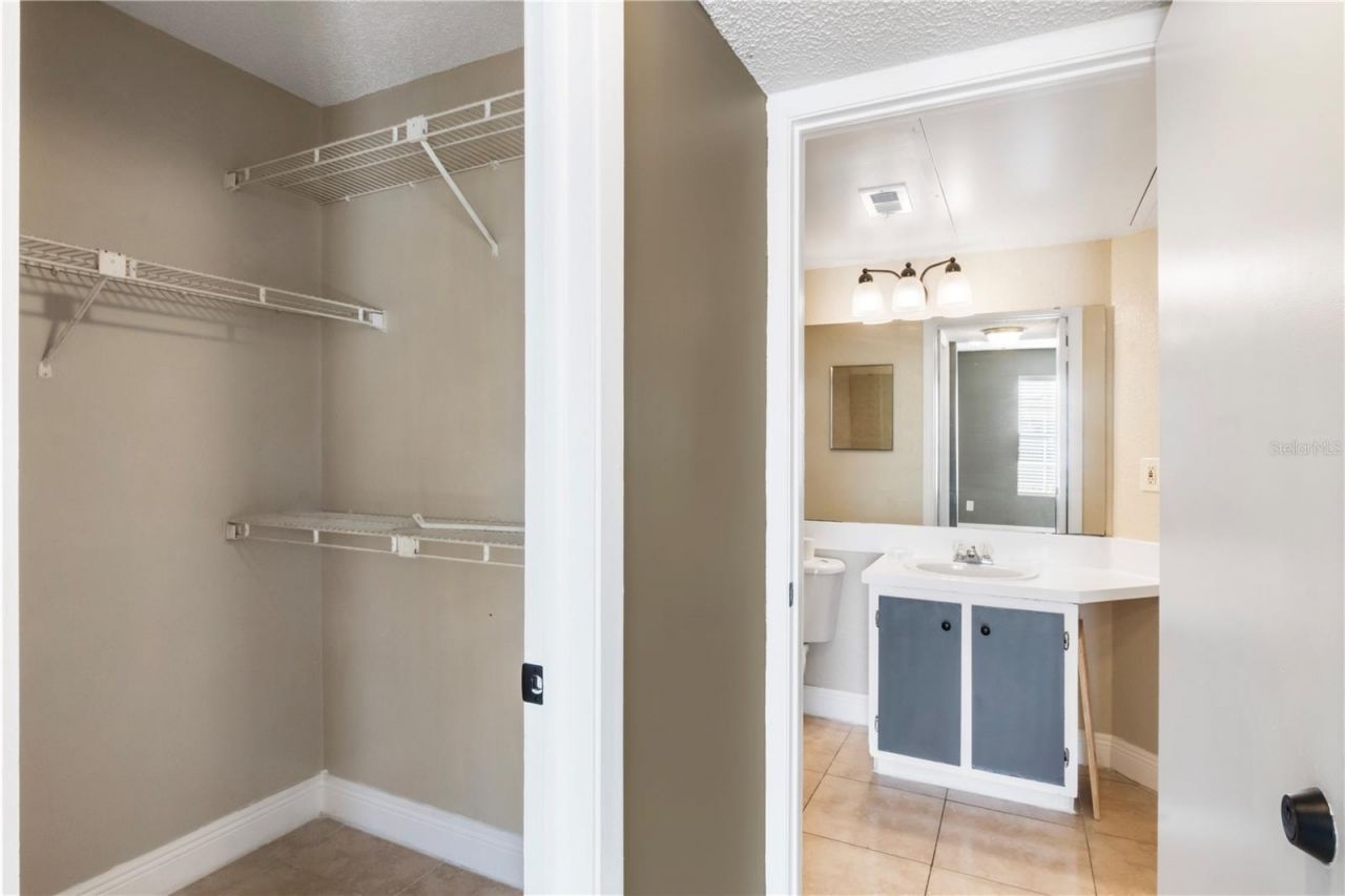 1964 Lake Atriums Circle, Unit 160, Orlando, FL 32839 Photo