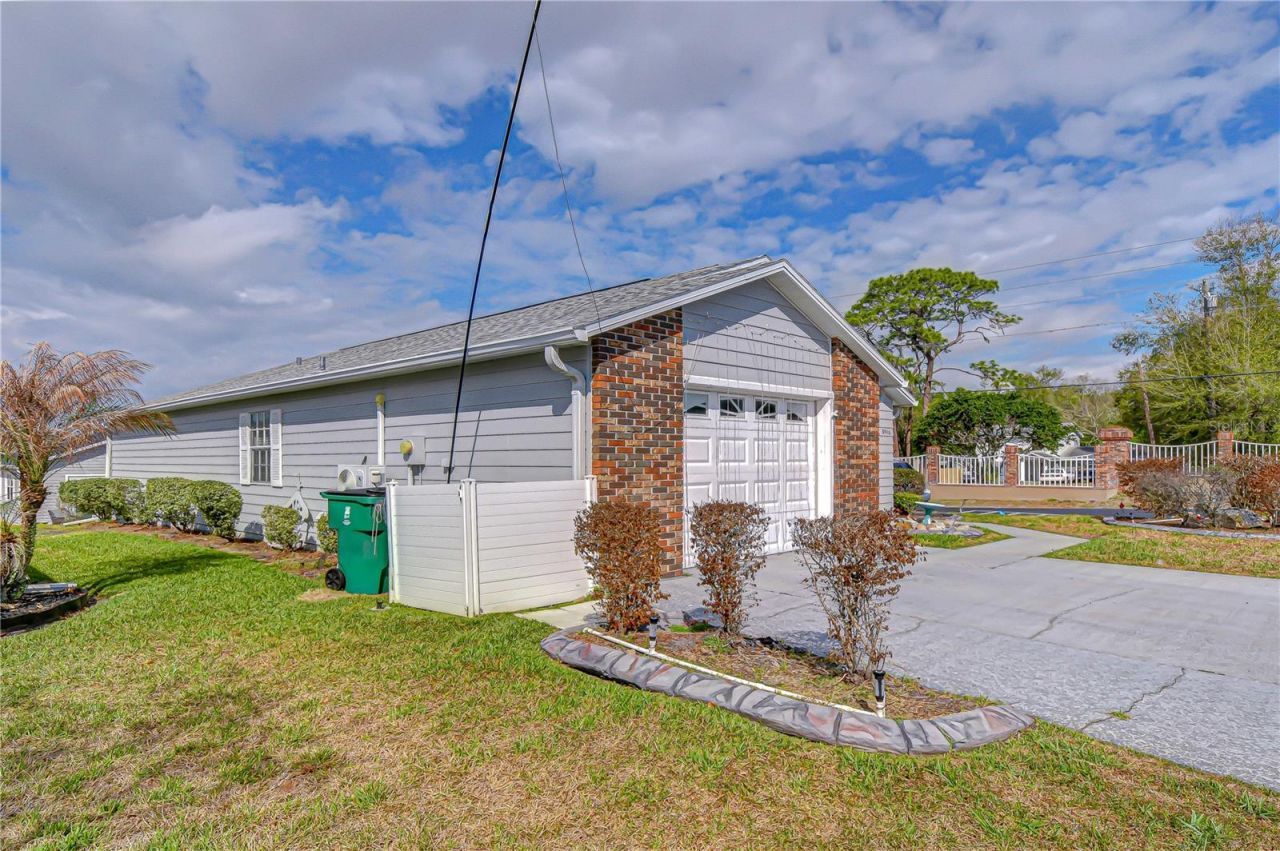 37416 Teaberry Loop, Zephyrhills, FL 33542 Photo