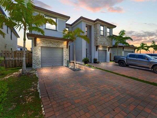 25565 SW 109th Ave, Homestead, FL 33032