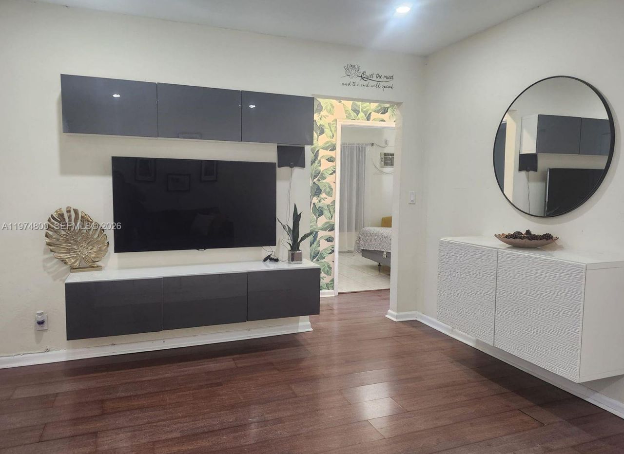 11220 NE 11th Pl , Unit 11220, Biscayne Park, FL 33161 Photo