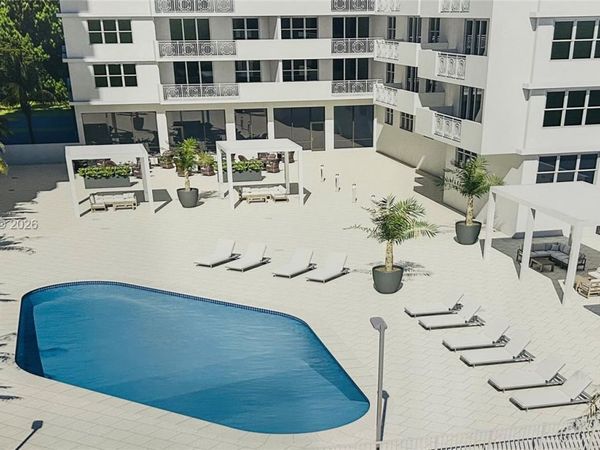 5825 Collins Ave, Unit 14A, Miami Beach, FL 33140