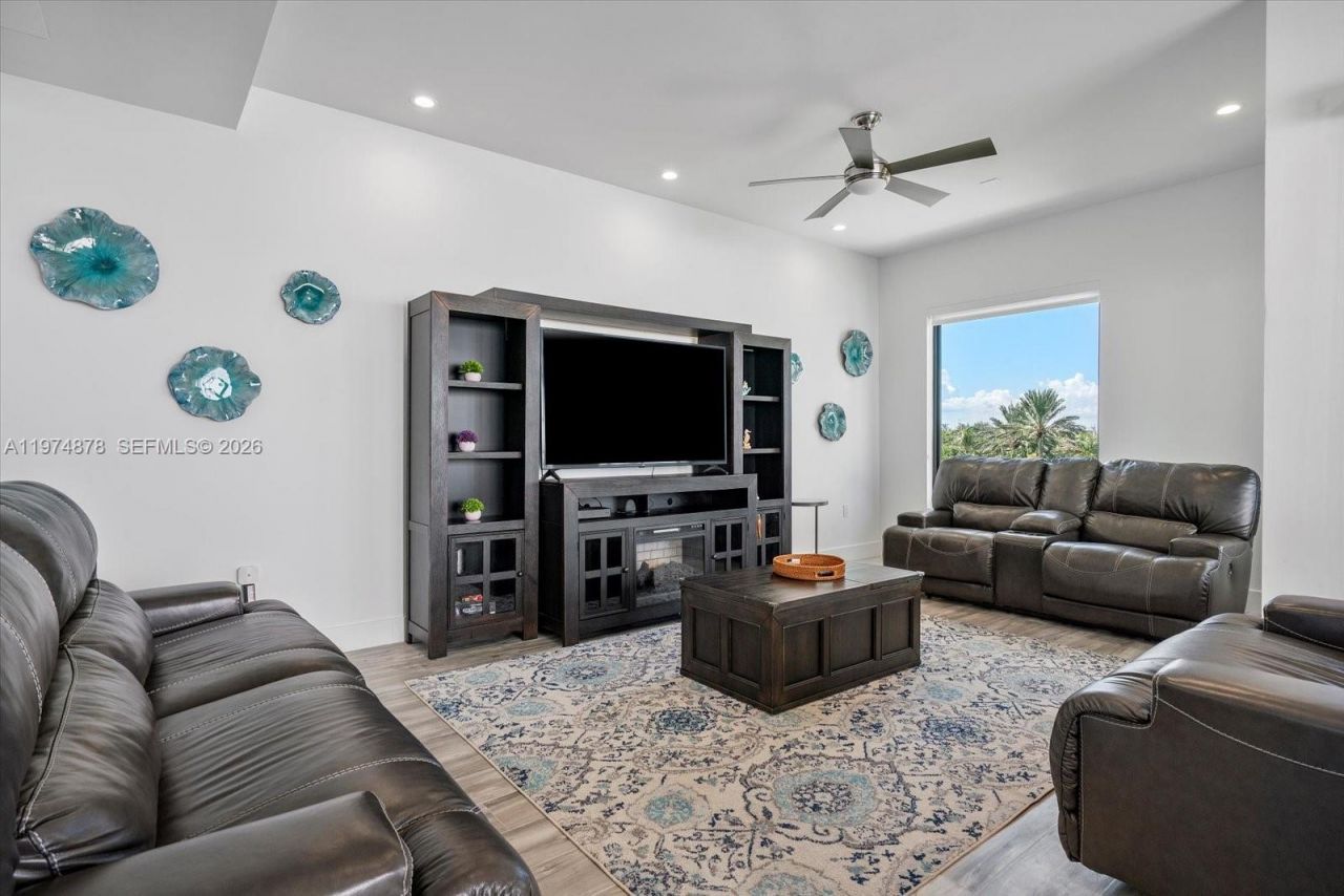 332 Balboa St , Hollywood, FL 33019 Photo