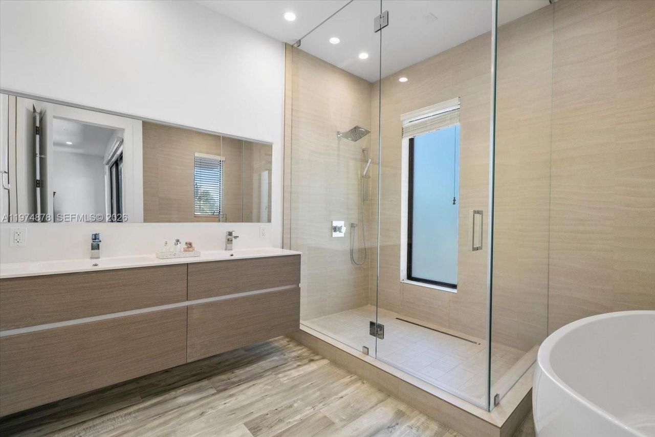 332 Balboa St , Hollywood, FL 33019 Photo