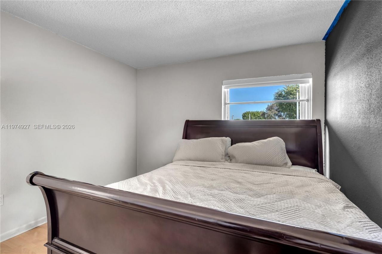 17530 NW 68th Ave, Unit C2003, Hialeah, FL 33015 Photo
