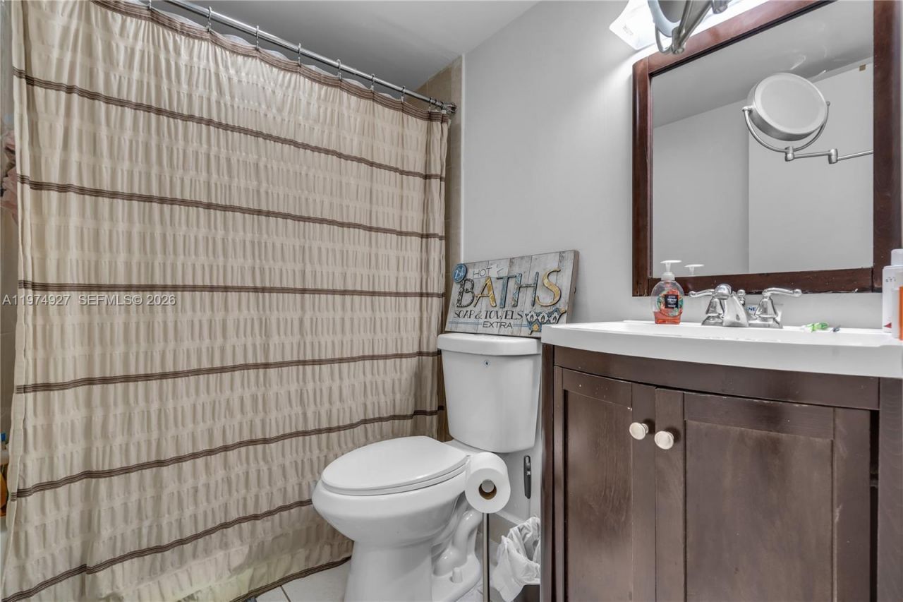 17530 NW 68th Ave, Unit C2003, Hialeah, FL 33015 Photo