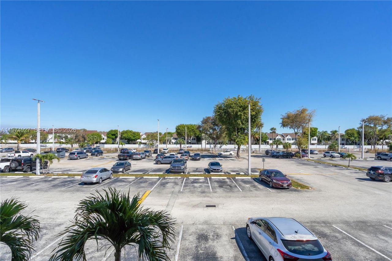 17530 NW 68th Ave, Unit C2003, Hialeah, FL 33015 Photo