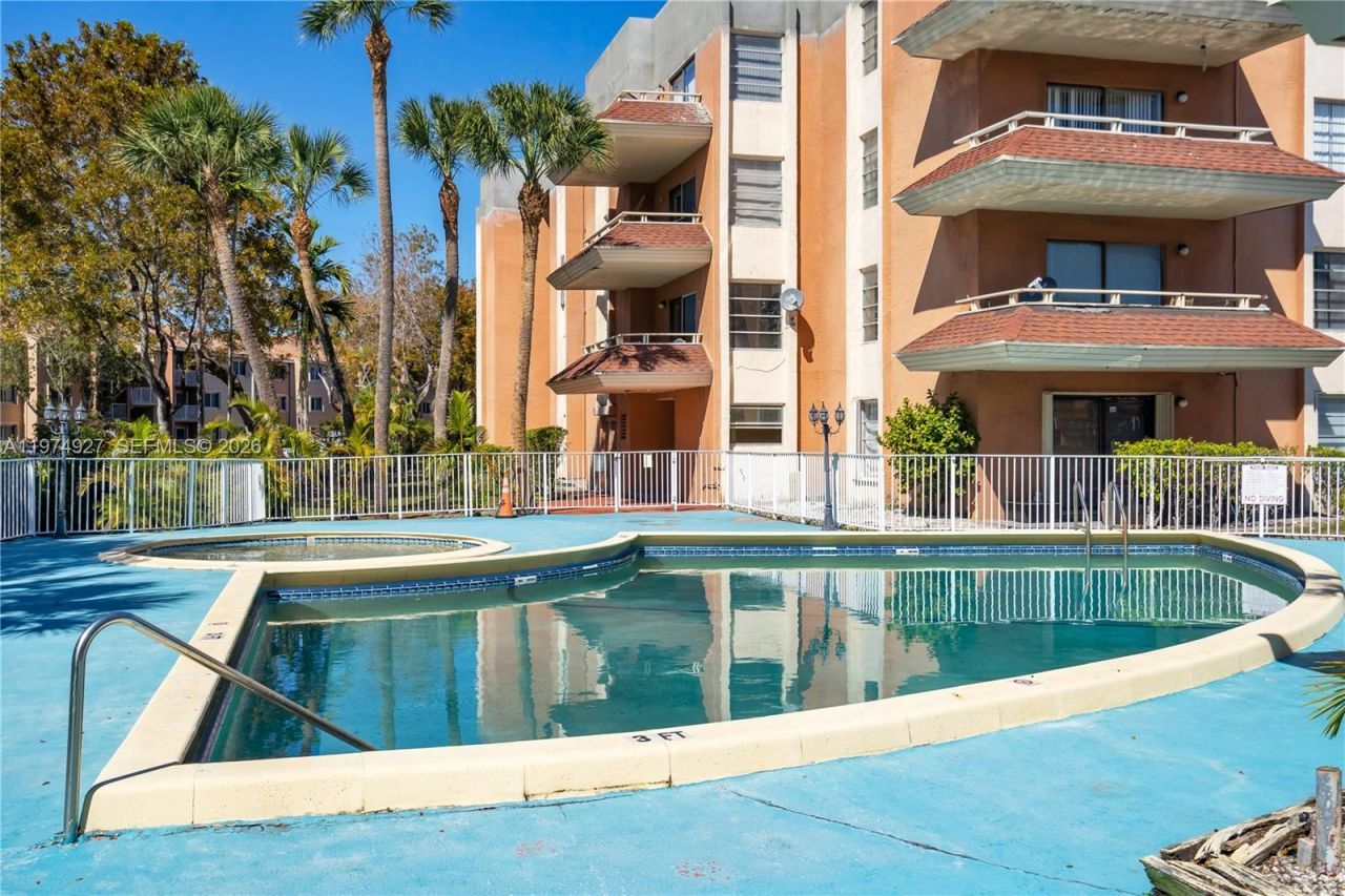 17530 NW 68th Ave, Unit C2003, Hialeah, FL 33015 Photo