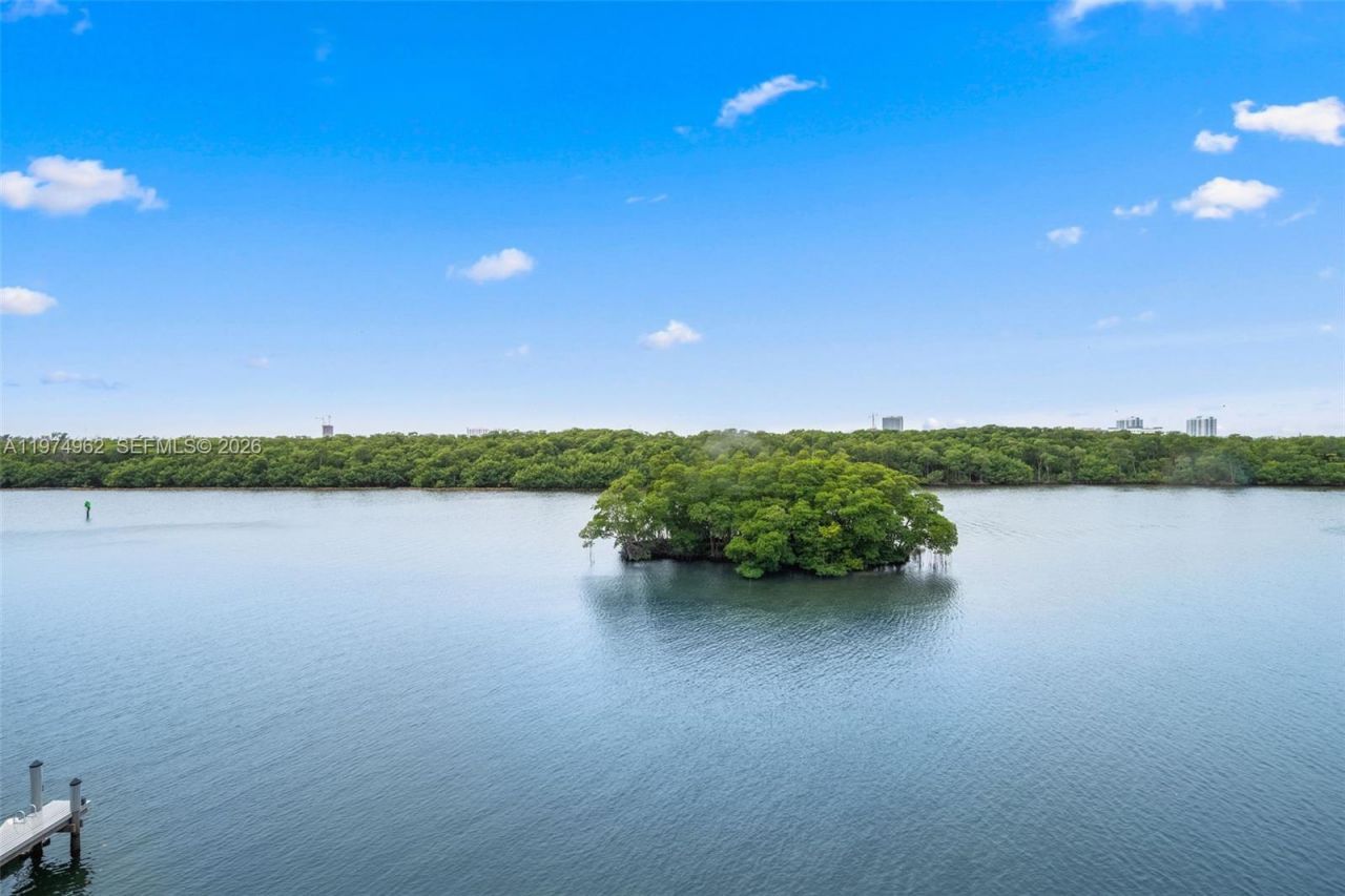 445 Poinciana Dr , Unit 1530, Sunny Isles Beach, FL 33160 Photo