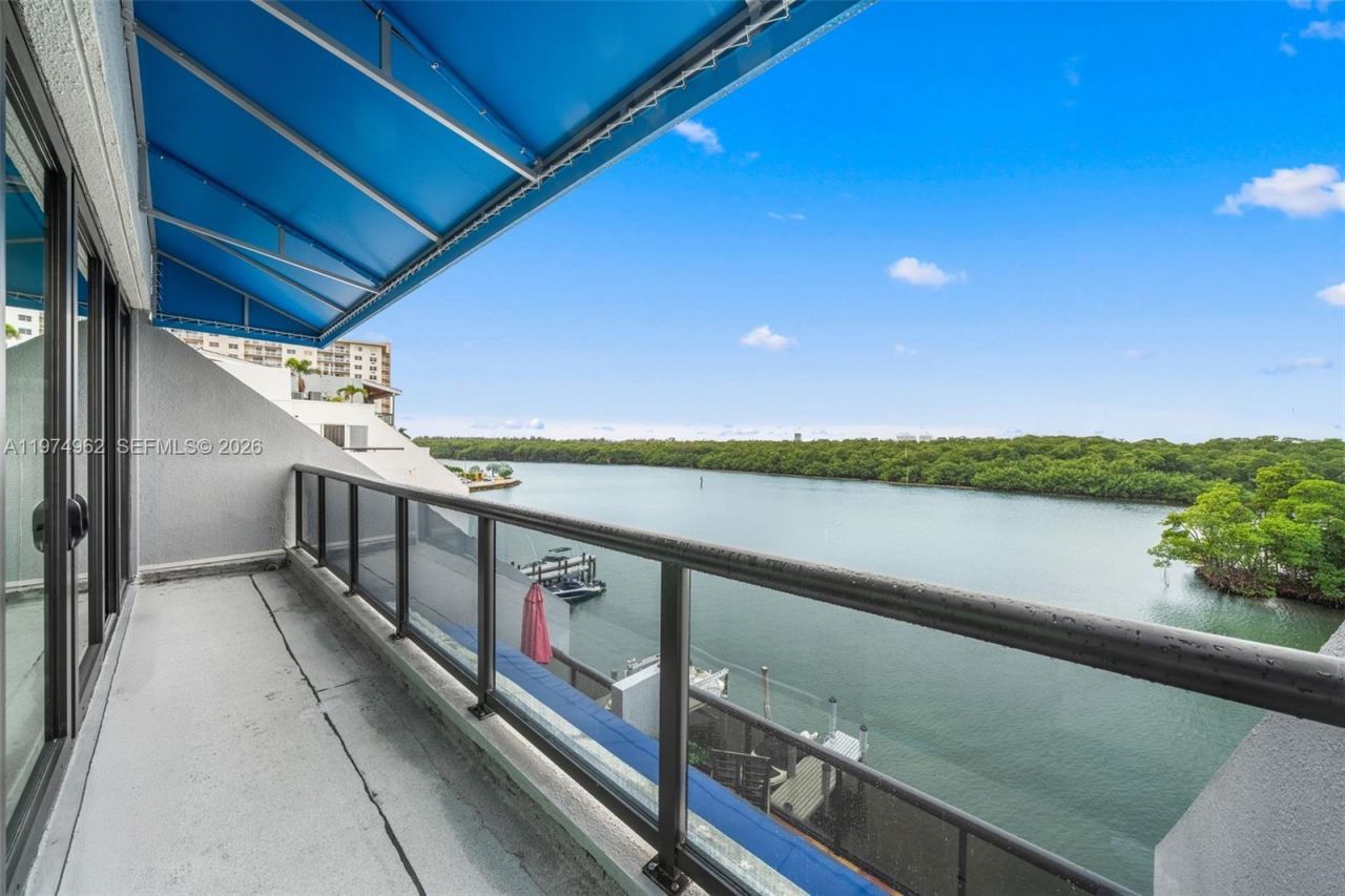 445 Poinciana Dr , Unit 1530, Sunny Isles Beach, FL 33160 Photo