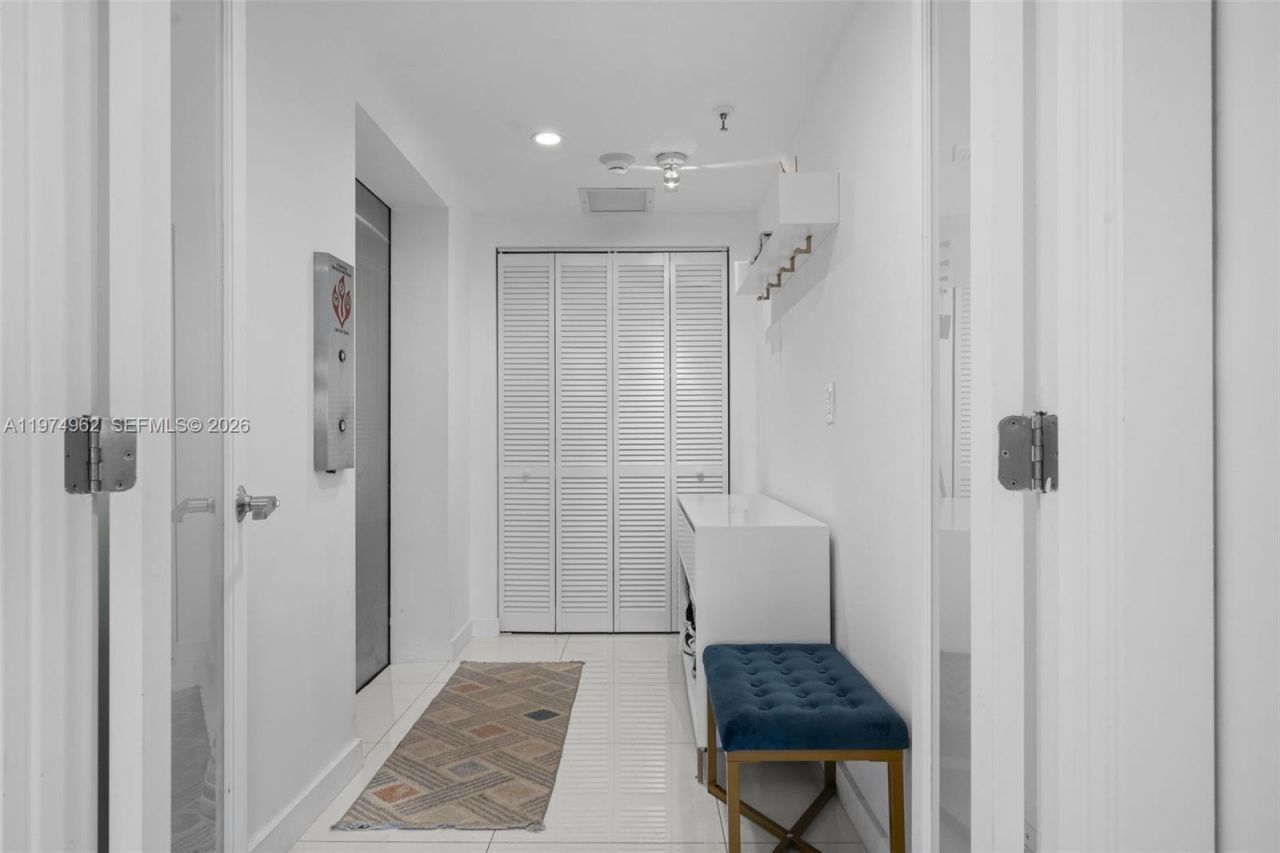 445 Poinciana Dr , Unit 1530, Sunny Isles Beach, FL 33160 Photo