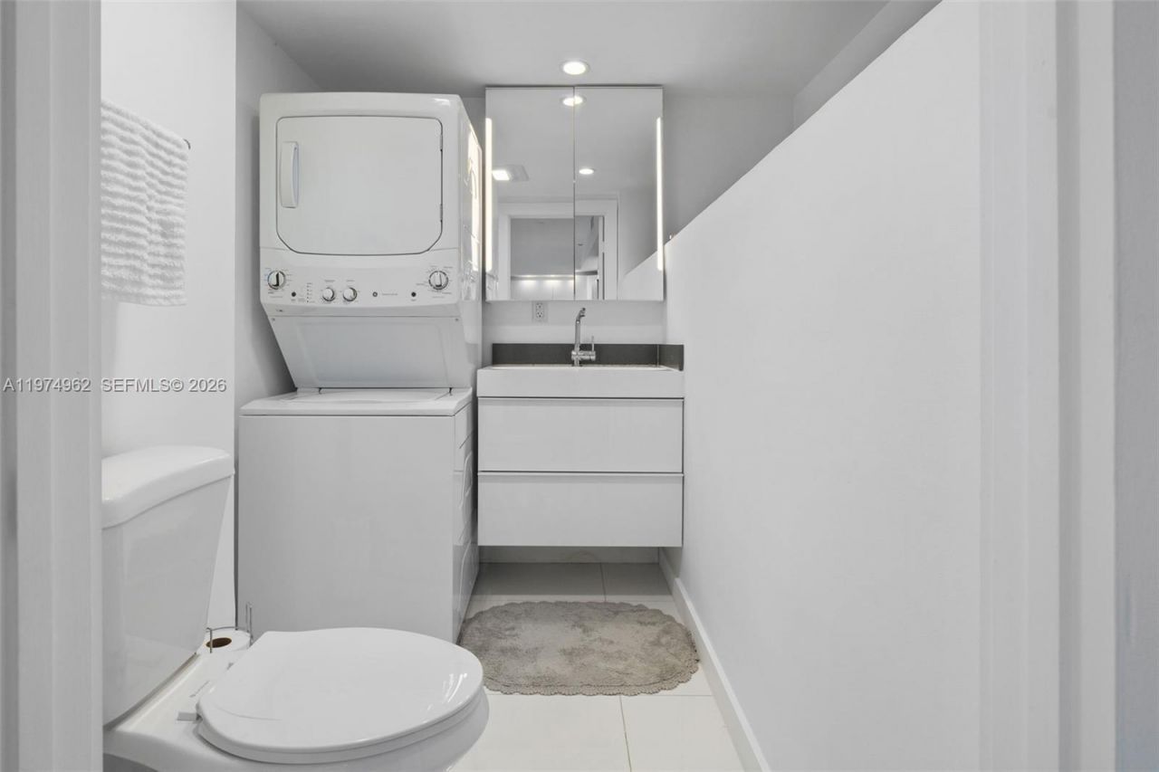 445 Poinciana Dr , Unit 1530, Sunny Isles Beach, FL 33160 Photo