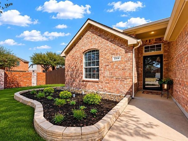 1144 Hearthstone Drive, Burleson, TX 76028