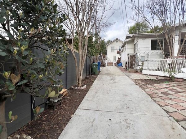 1915 Echo Park, Los Angeles, CA 90026